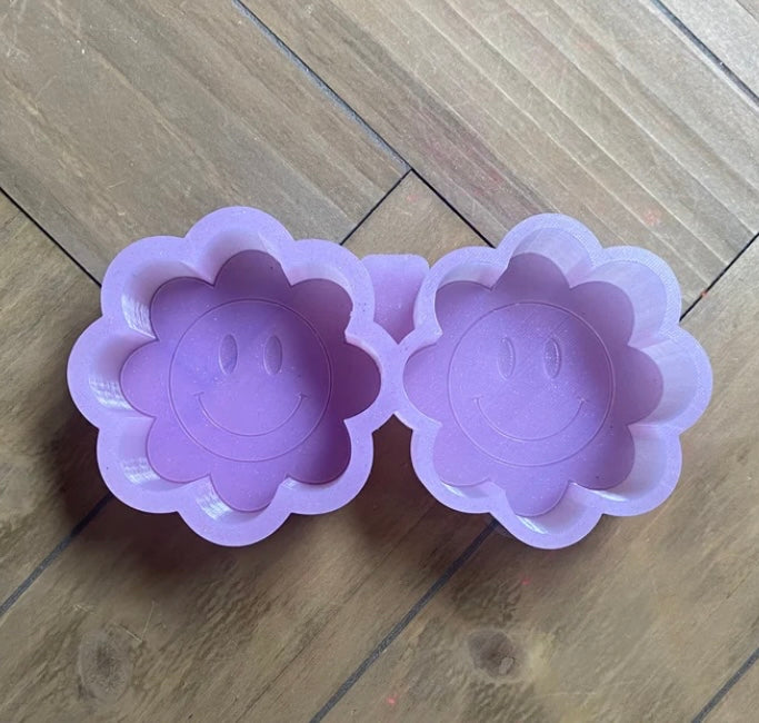 Flower vent mold