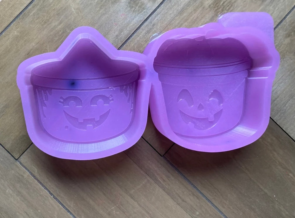 Candy bucket vent clip or wax melt mold