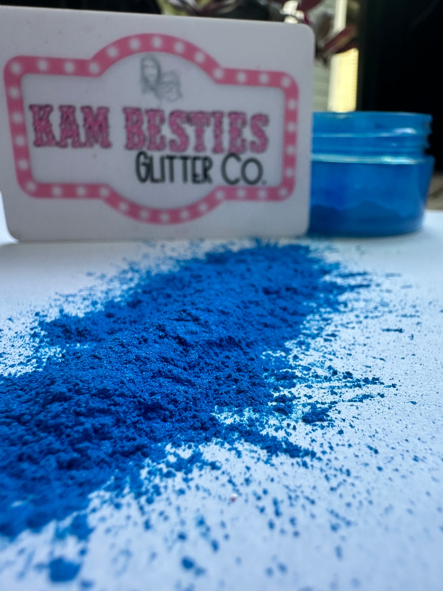 Bright blue mica powder